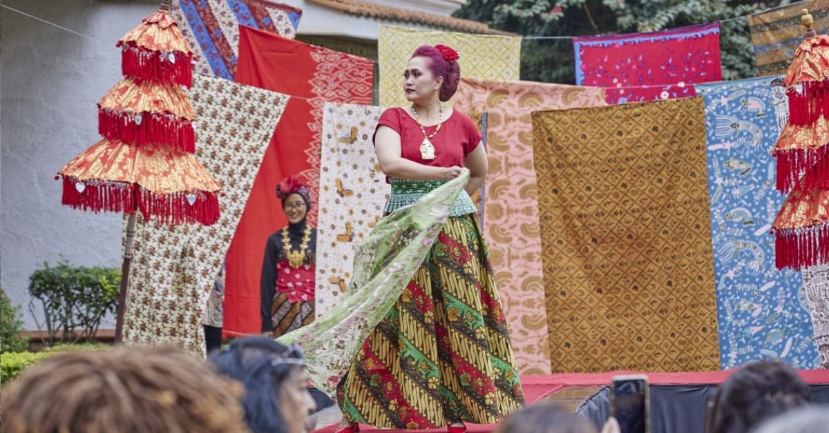 It offered a colorful array of traditional Indonesian fashion, dance, art, and cuisine, providing guests with a taste of Indonesia's diverse cultural heritage.